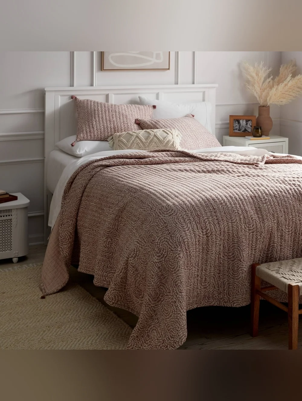 Threshold Matelasse Swirl Quilt - Pink & Cream - 100% Cotton Outer Layer - Queen